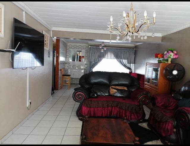 3 BEDROOM TOWNHOUSE FOR SALE IN WELKOM CENTRAL